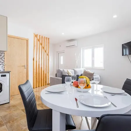 Casa Canal - Tradicional And Cosy House In The Heart Of * Lagos